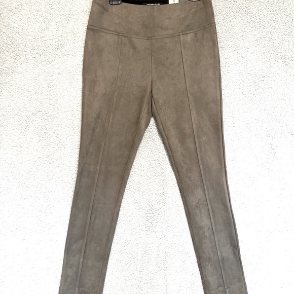 Andrew Marc Women’s Taupe Faux Suede Pull on Leggings Pants Small NWT - Picture 4 of 7